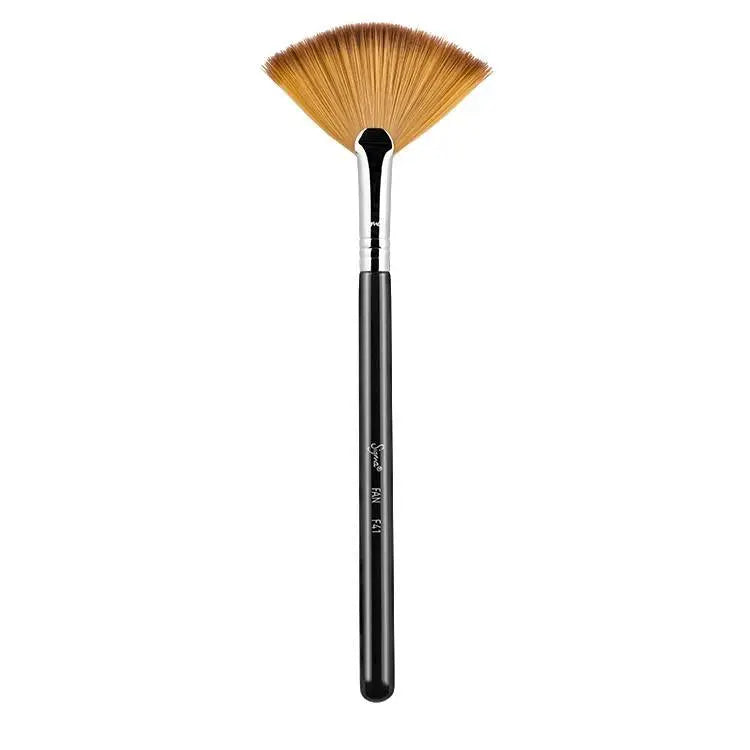 F41 Fan Brush Sigma Beauty®